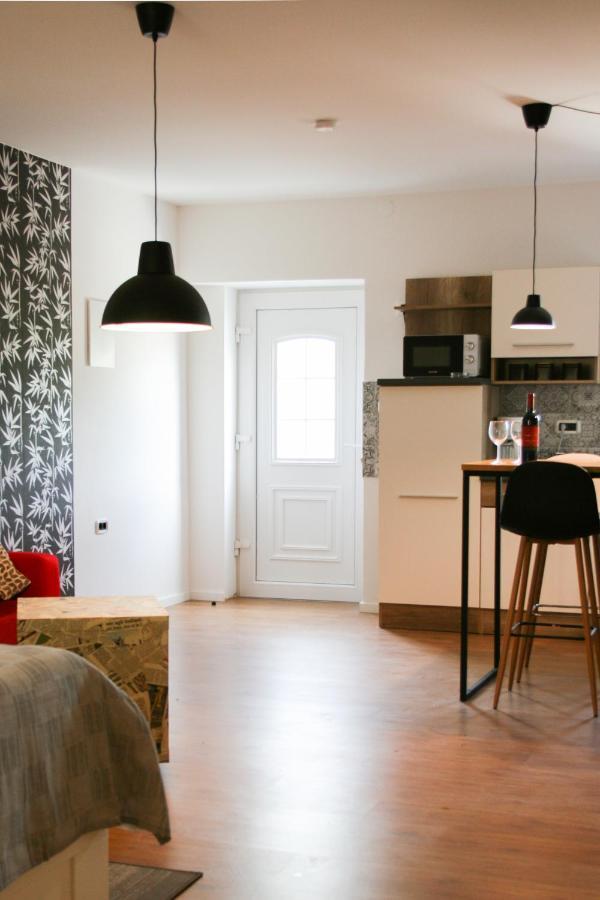 Pretty Little Thing Called Biska Pula Extérieur photo